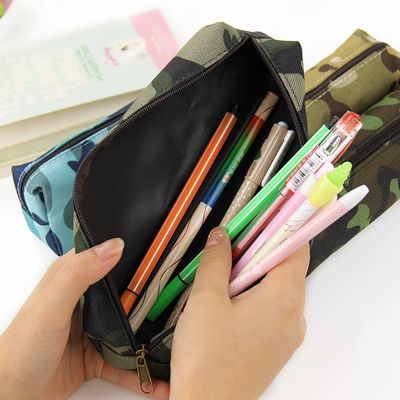 Poche cosmétique de paquet de dessin de boîte de papeterie de fournitures scolaires de sac de crayon de toile adaptée aux besoins du client par usine de trousse d'écolier de camouflage