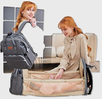 Huche pliable de sac de couche-culotte de sac de mère de soins d'ODM d'OEM avec USB