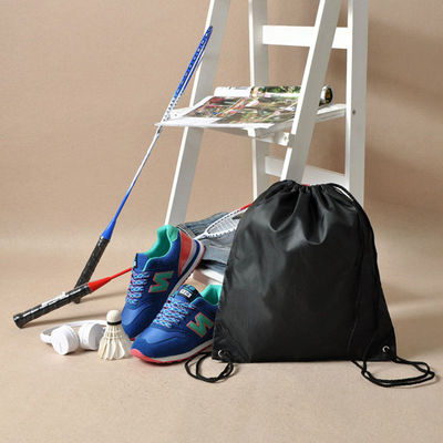 Le sac à dos en nylon de sac de cordon de stockage de gymnase montant des chaussures vêtx la poche de voyage de lingerie de blanchisserie