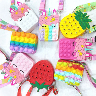 La poussée de personne remuante bouillonne croix de silice de dames de portefeuille de Toy Rainbow Unicorn Coin Purse - sac mortuaire