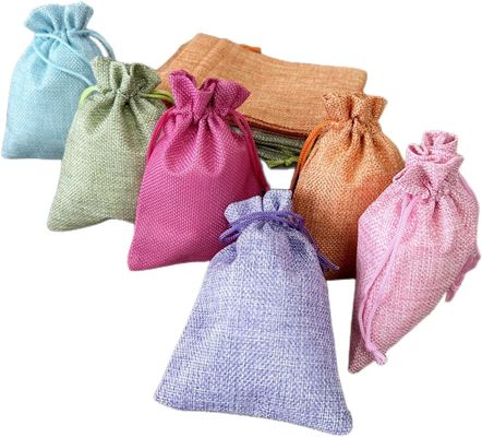 5,5 x 3,9 le cadeau de faveur de toile de jute de couleur de pouce 6 met en sac les sacs de cordon de toile pour les cadeaux et la noce