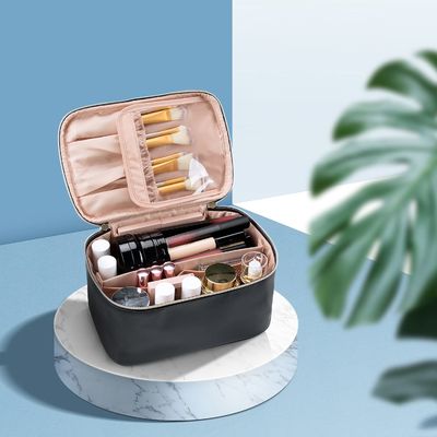Sac de maquillage, sac cosmétique portatif, organisateur de cas de maquillage de voyage de grande capacité, sacs noirs de maquillage pour le sac d'article de toilette de femmes