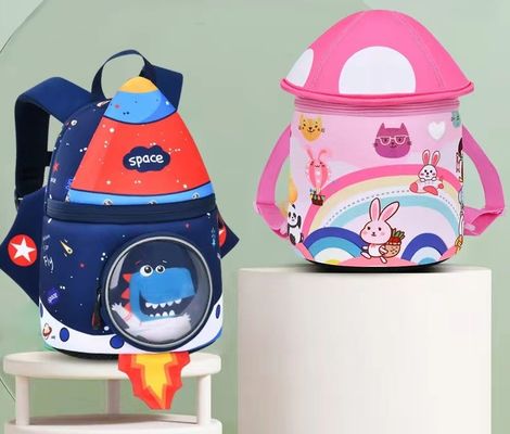 Les enfants de Rocket Shape SBR baladent le sac d'éducation du néoprène 3D 31 * 24 * 15 cm