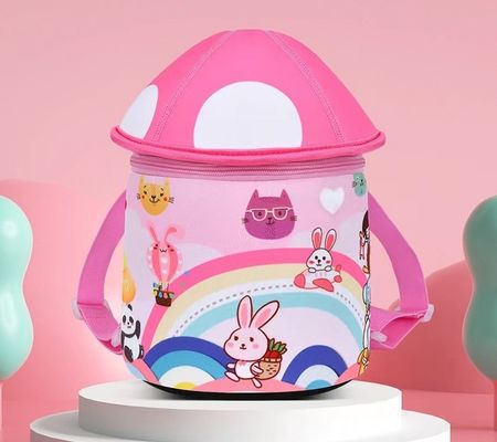 Les enfants du sac SBR d'éducation du néoprène du champignon 3D baladent le sac mou de jardin d'enfants