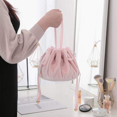 Sac de maquillage pour des filles de femmes, matériel de velours avec le cordon pour l'organisateur cosmétique de voyage de bourse