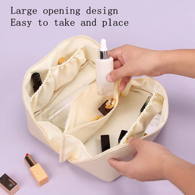 Le sac cosmétique de toile légère pour des femmes voyagent sac d'organisation d'article de toilette