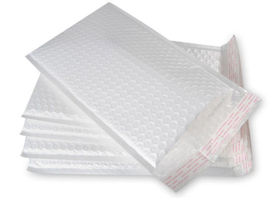 Matériaux d'emballage en plastique d'enveloppe de bulle, enveloppes d'expédition d'enveloppe de bulle pour la protection de courrier
