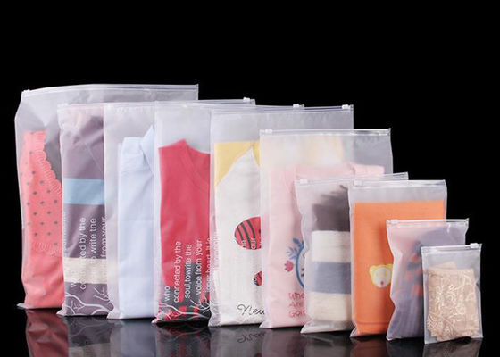 L'emballage en plastique refermable de courrier de vêtement met en sac sacs de serrure de fermeture éclair de poly pour les vêtements de expédition